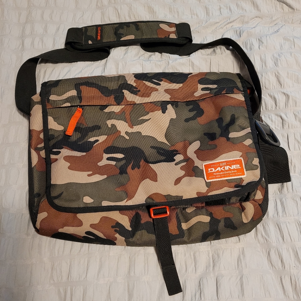 Dakine laptop crossbody bag